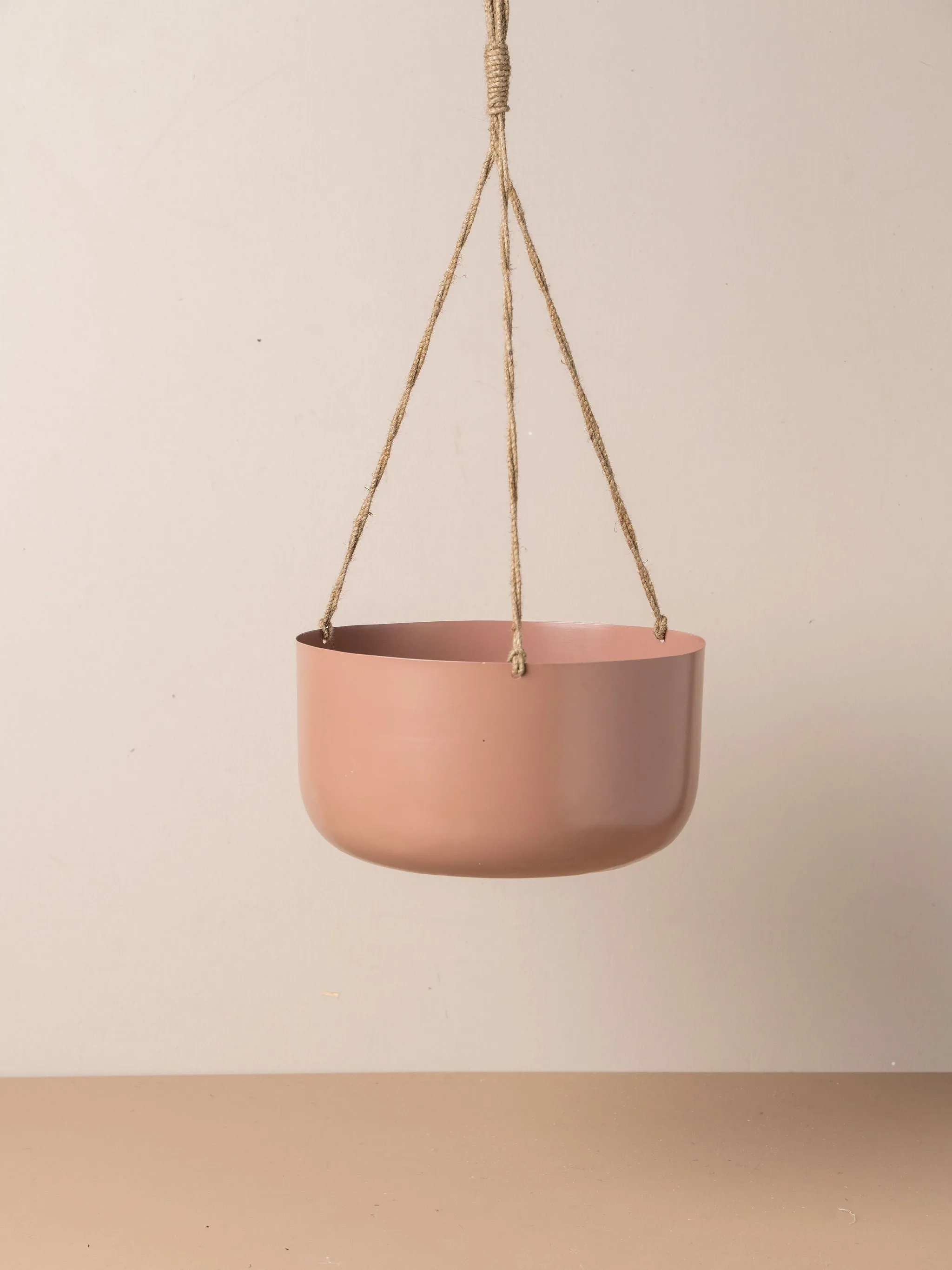 Yaamur Metal Hanging Planter - Guava